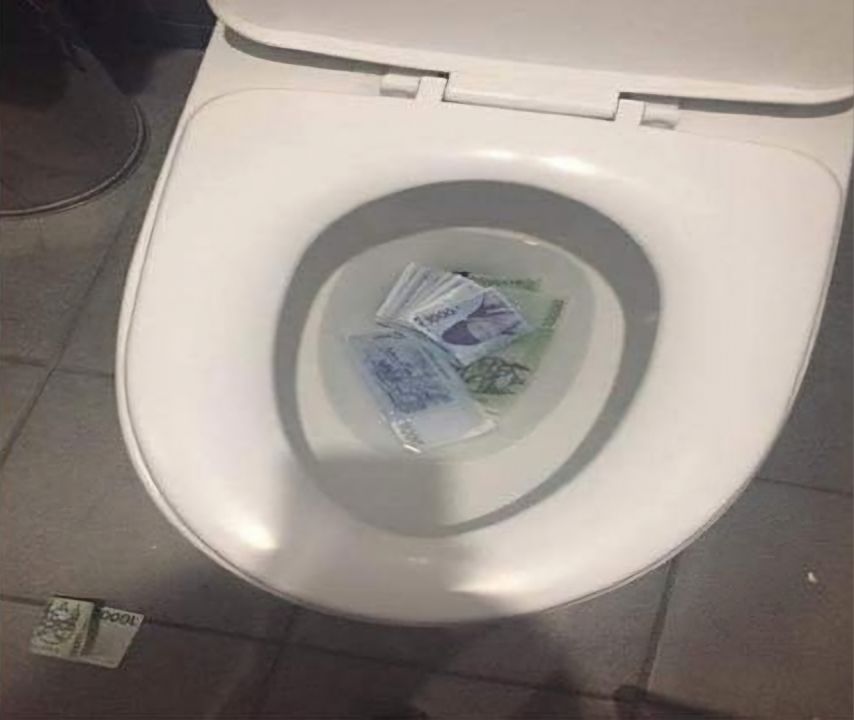 줍는다 안 줍는다