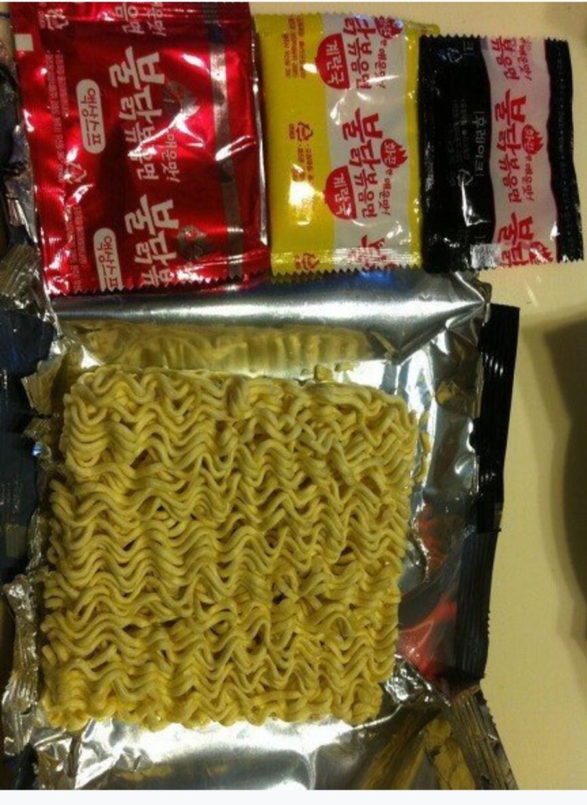 의외로 잘 모르는 불닭볶음면 초기 구성