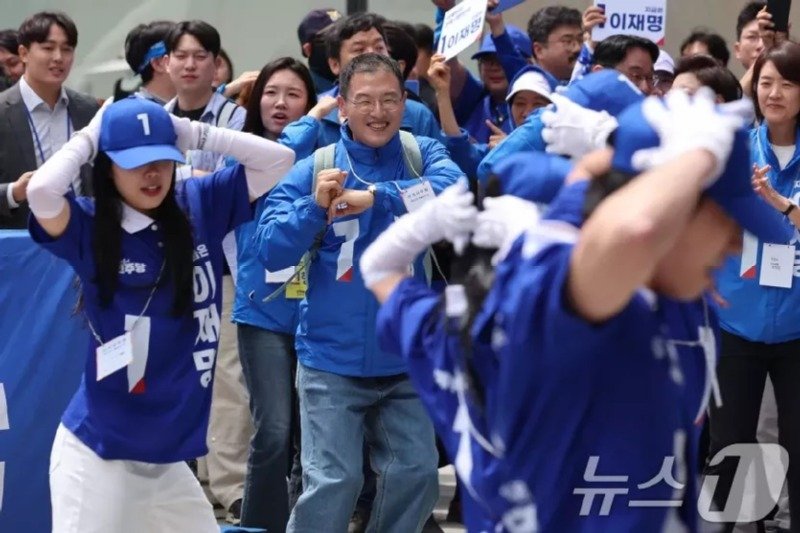 민주당에 너무 빠르게 적응하고 있다는 김상욱 ㅋㅋ
