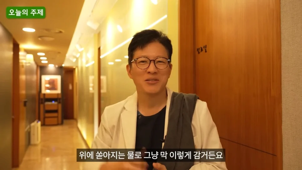 탈모를 만들어내는 최악의 머리감기 습관은 무엇일까?.jpg