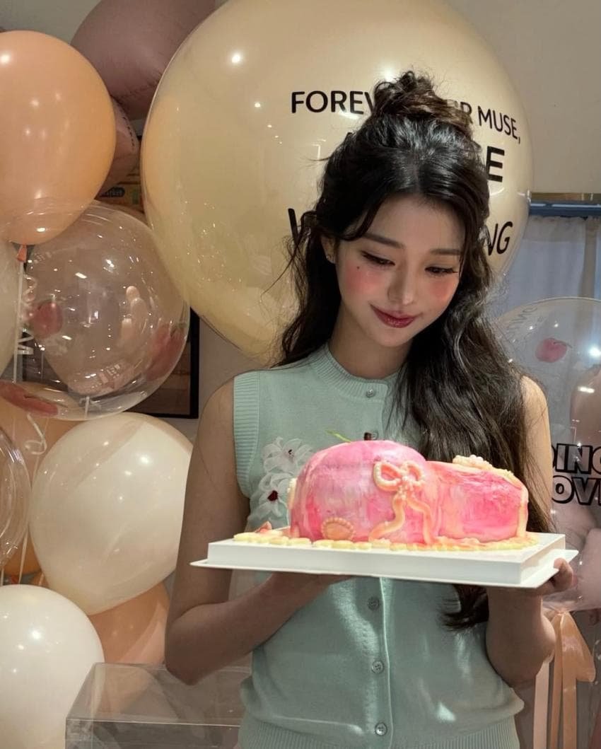 인간복숭아 장원영