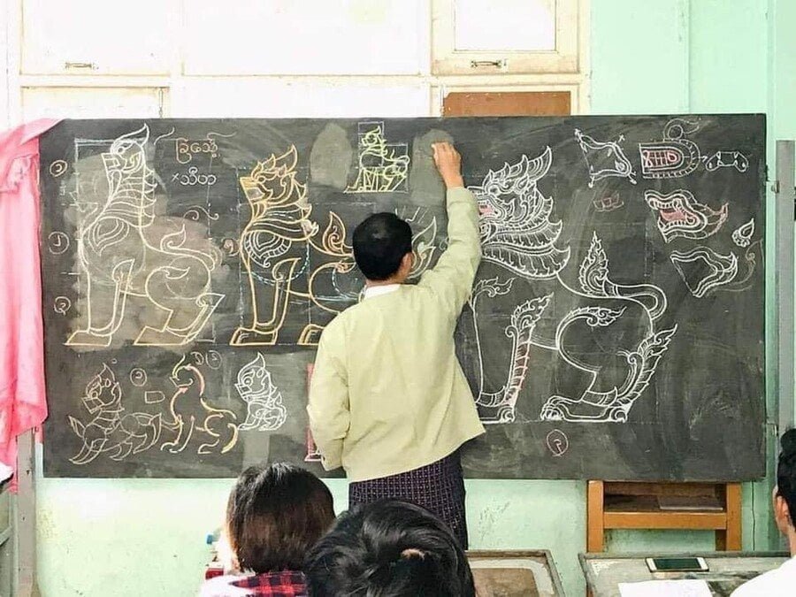 어느 미얀마 초등학교의 미술 선생님.jpg