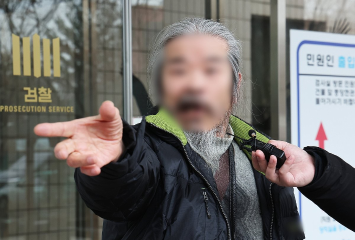 조두순 거주지 무단 이탈·전자장치 훼손 검찰 징역 2년 구형