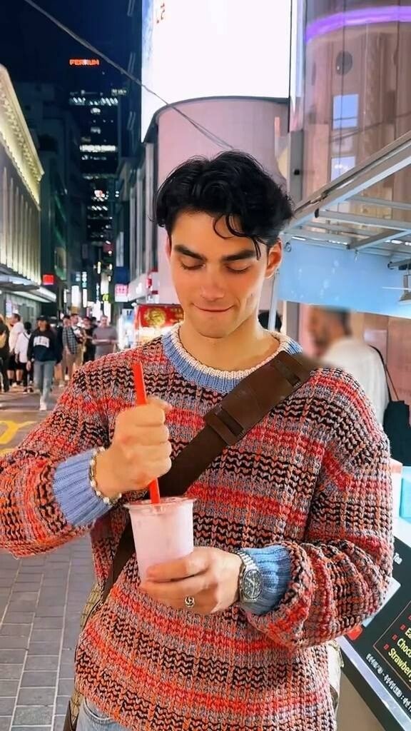 한 독일인이 평가한 한국 길거리 음식.jpg