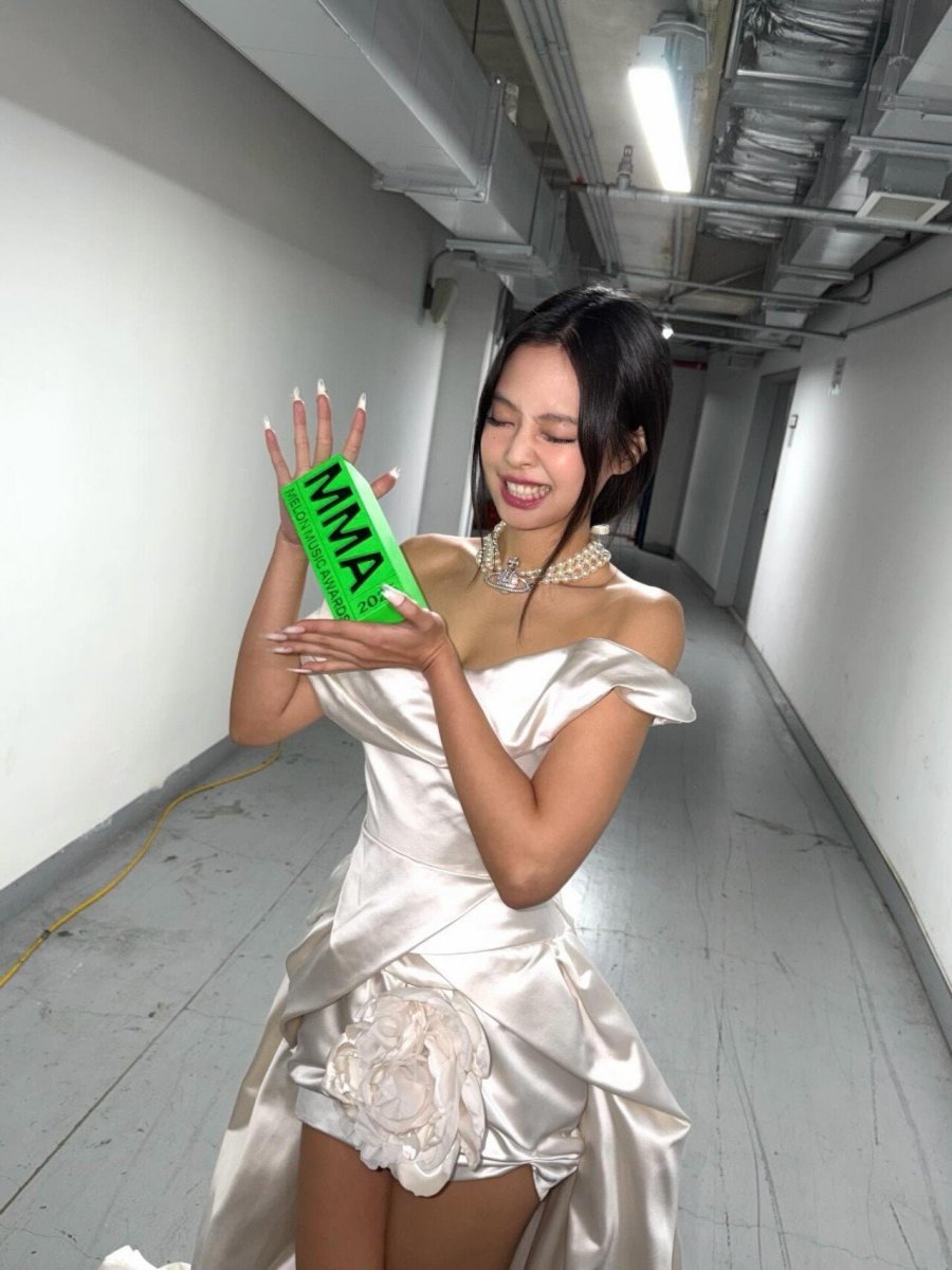 제니 인스타 멜론뮤직어워드 무대 소감