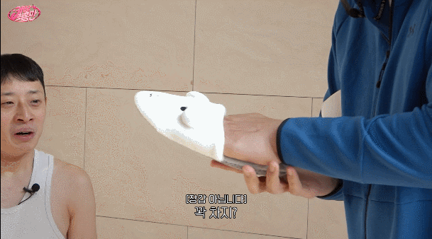 두 눈이 의심되는 158cm 남자와 217cm 최홍만의 차이 ㄷㄷ