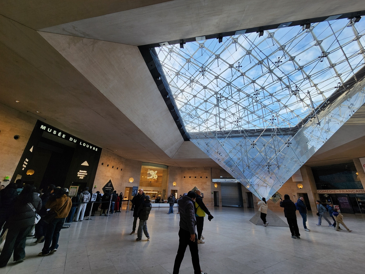 루브르 입장료 5만4천원, 경복궁은 3천원