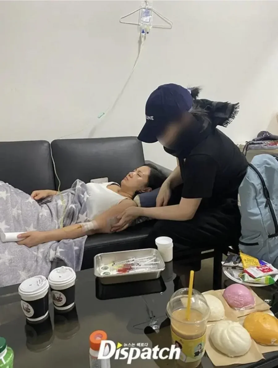 디스패치에서 추가공개한 주사맞는 박나래 사진.jpg