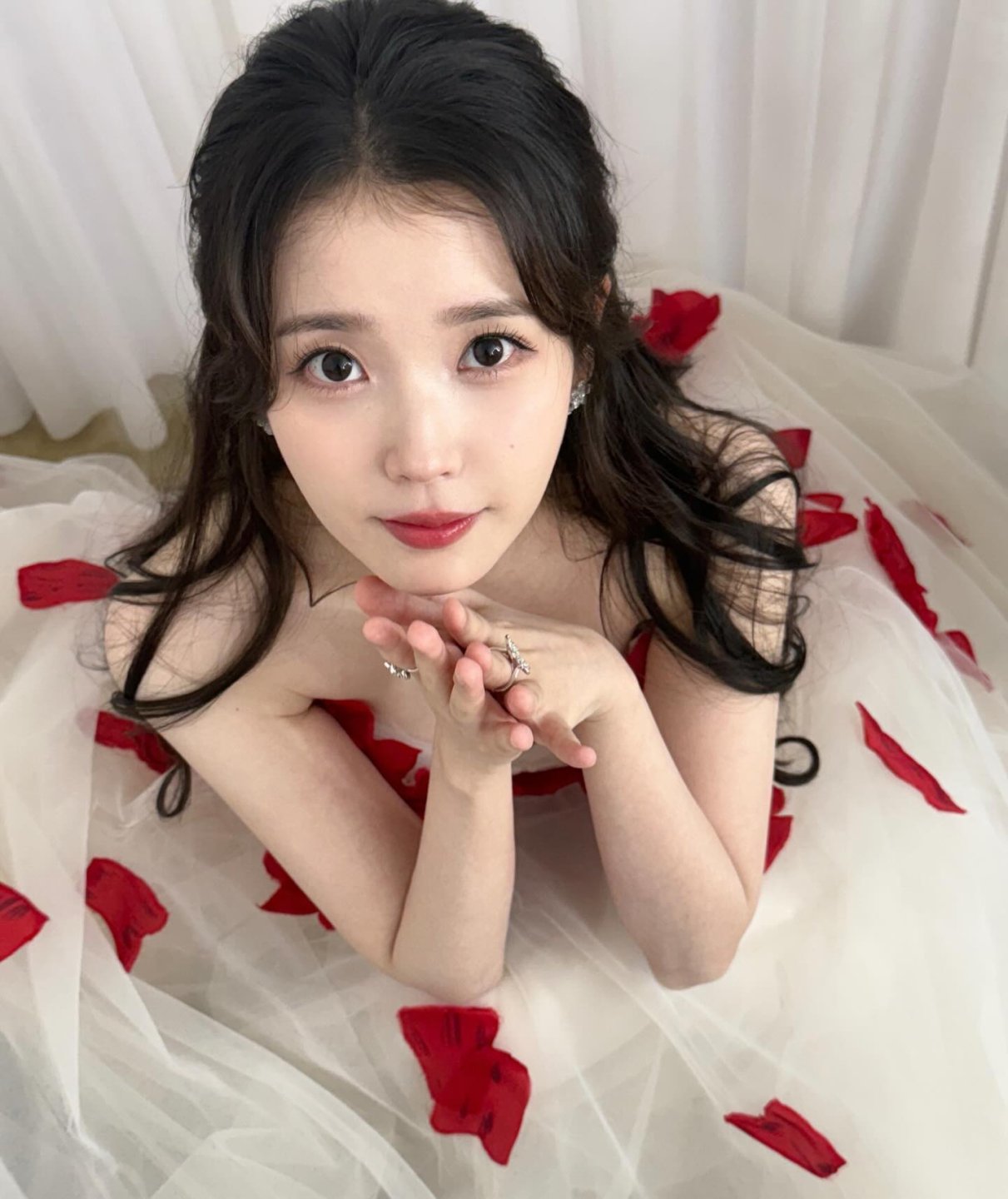 게시판 정화) 30대 섹시 가수겸 배우