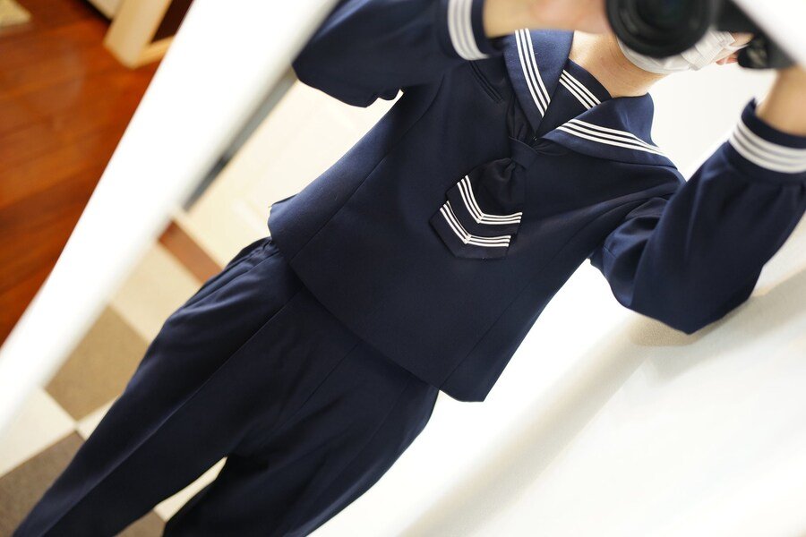 남녀 평등을 이룬 일본 남학생 교복...