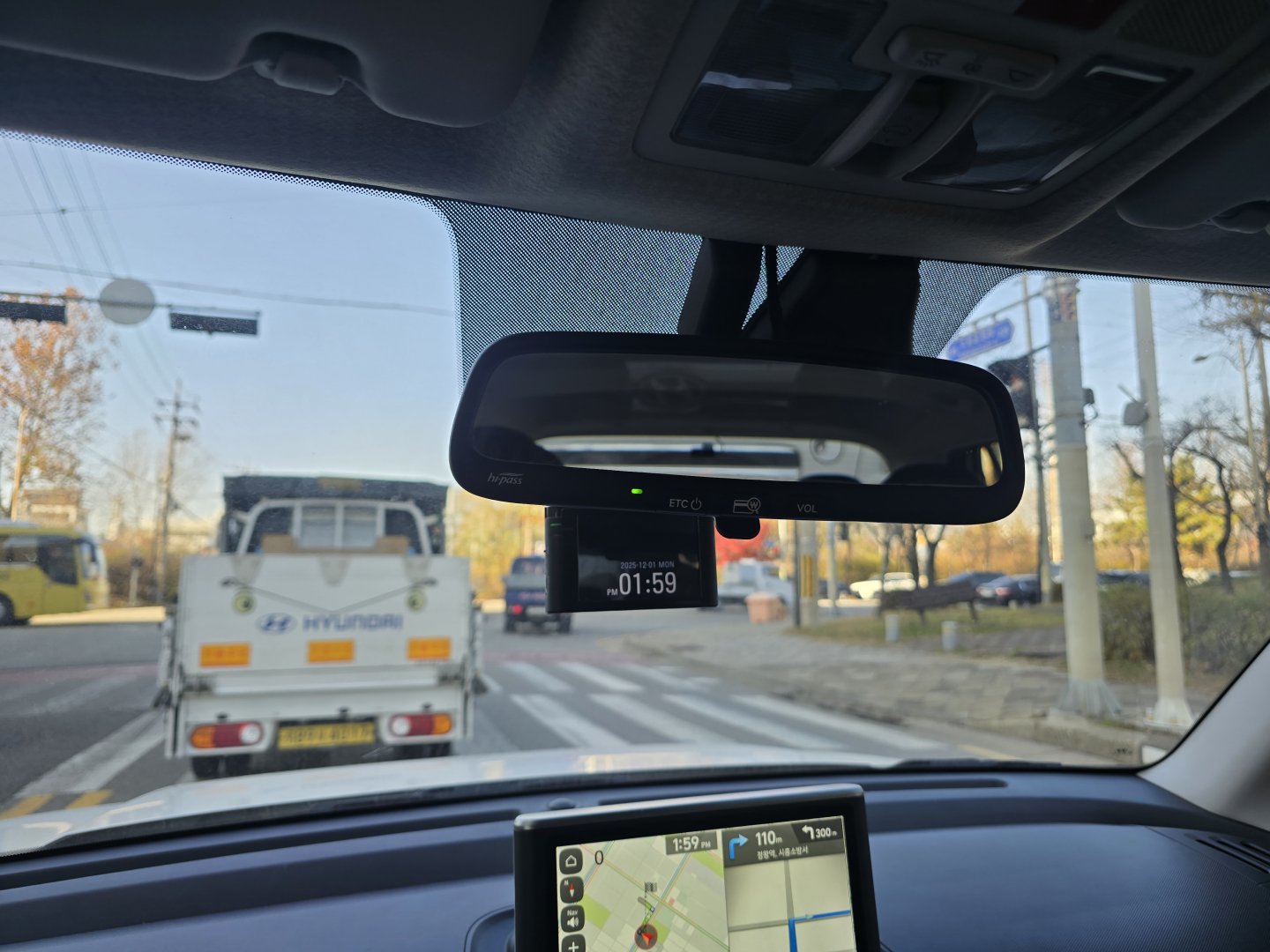 누군가 날 쳐다보고 있다...