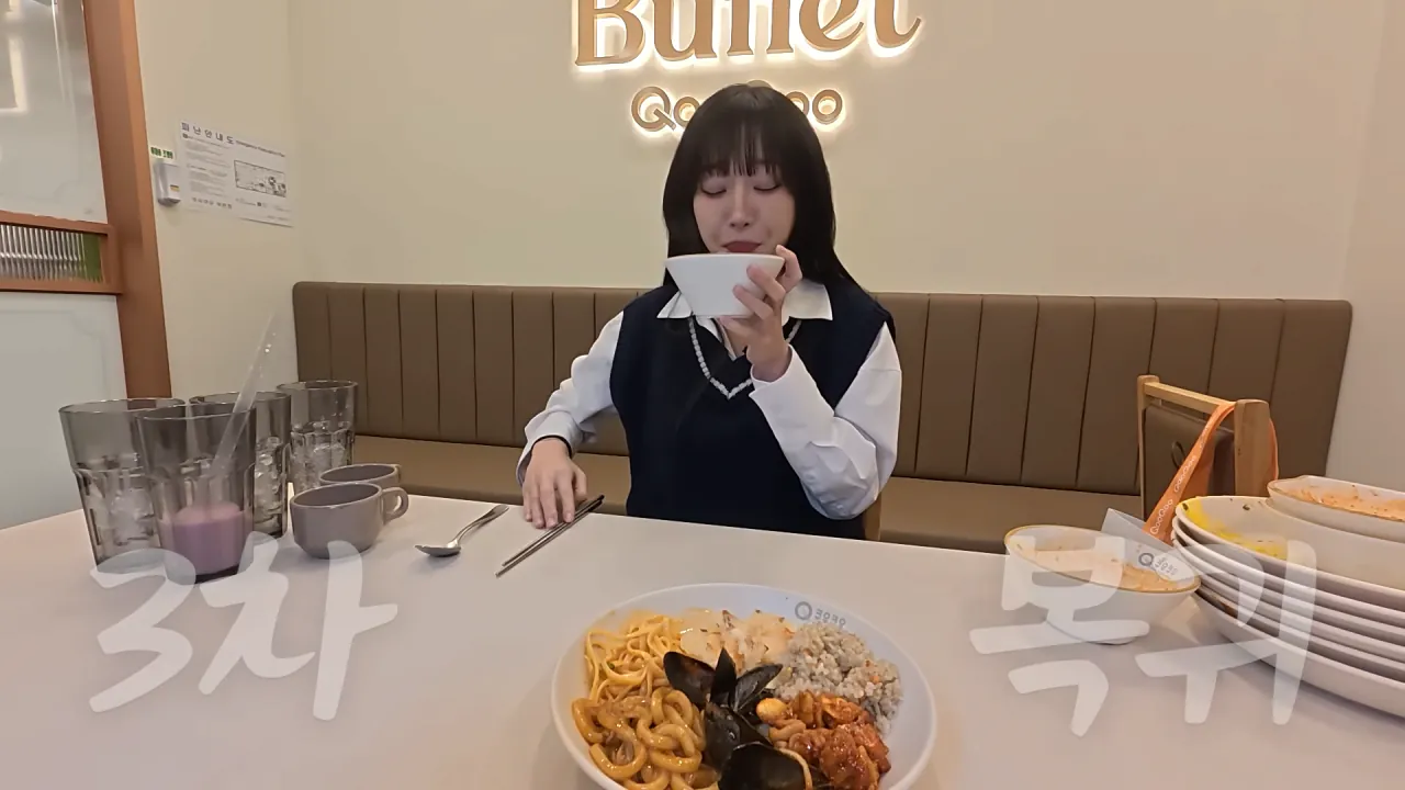 결국 쿠우쿠우 가버린 쯔양 근황 ㄷ