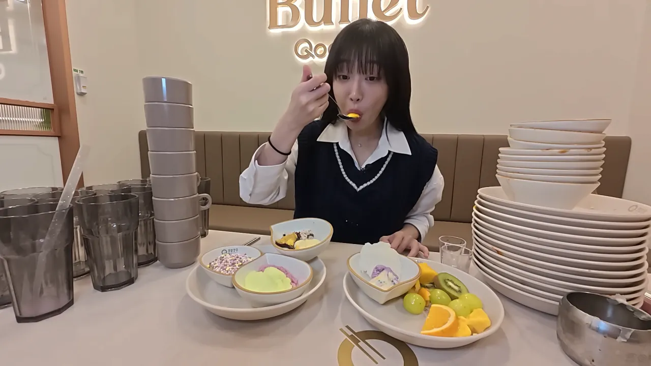 결국 쿠우쿠우 가버린 쯔양 근황 ㄷ