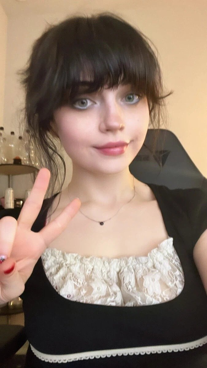 17?) 정신상태  남다른 고스족 누나