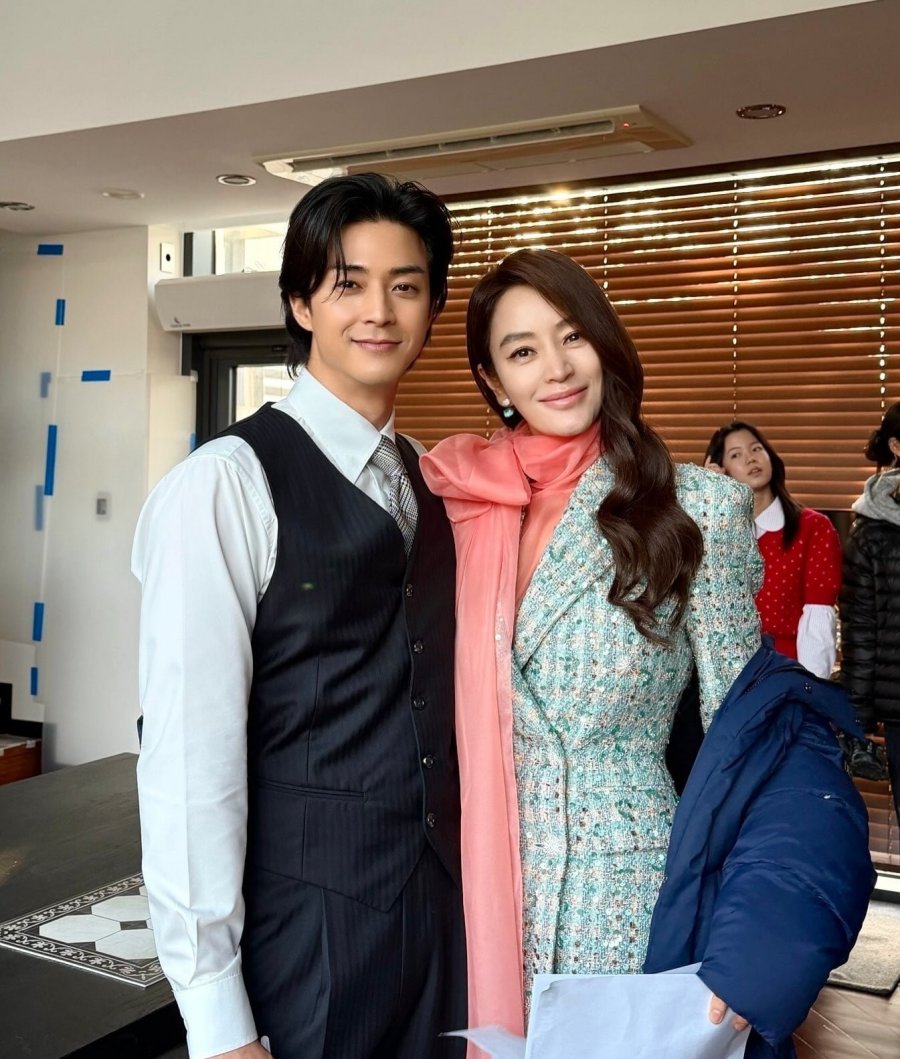 55세인 김혜수 최근