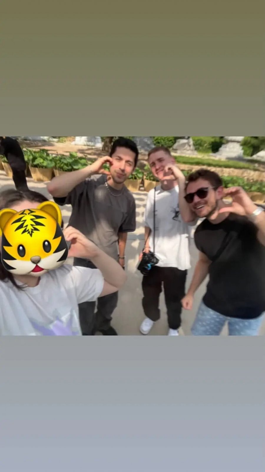 오지랖으로 사찰 안내해 준 외국인이 초 유명 디제이였던 건