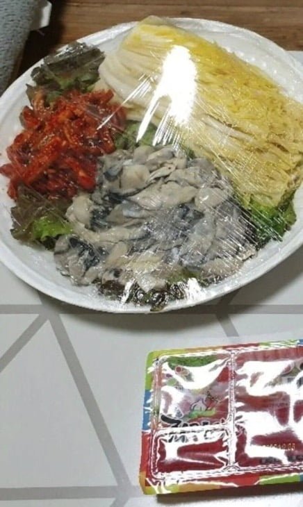 논란중인 배민 생굴 보쌈 컴플레인